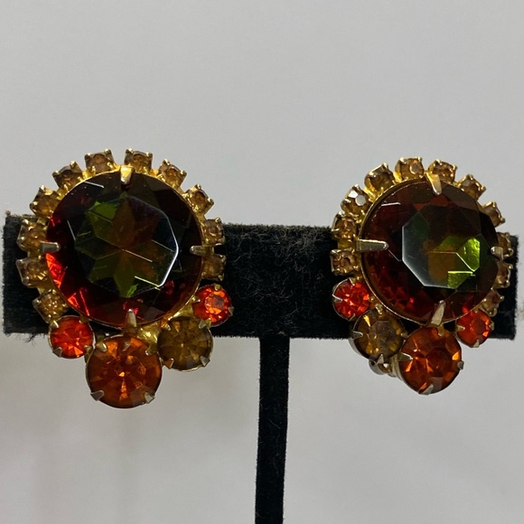 VINTAGE TARA CLIP ON EARRINGS - Picture 1 of 7